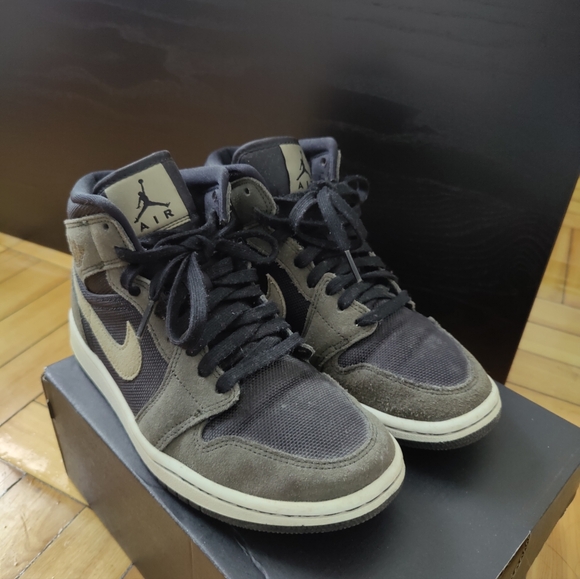 Jordan 1 Mid Military Olive (Women's) - Picture 3 of 4